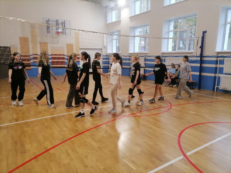 "Первенство школы по волейболу среди девушек 9-11 классов".