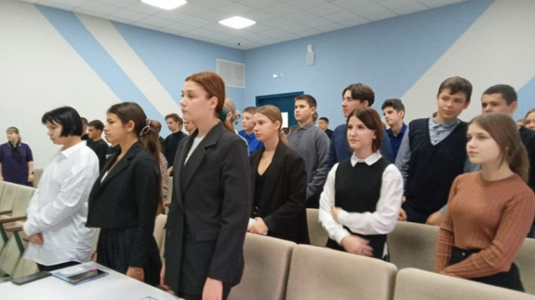 Еженедельная патриотическая акция.