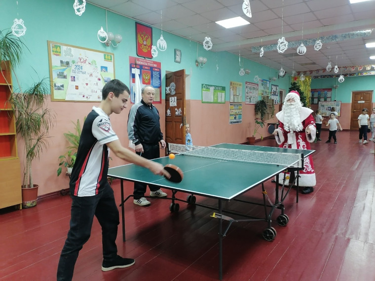 "Турнир по настольному теннису".